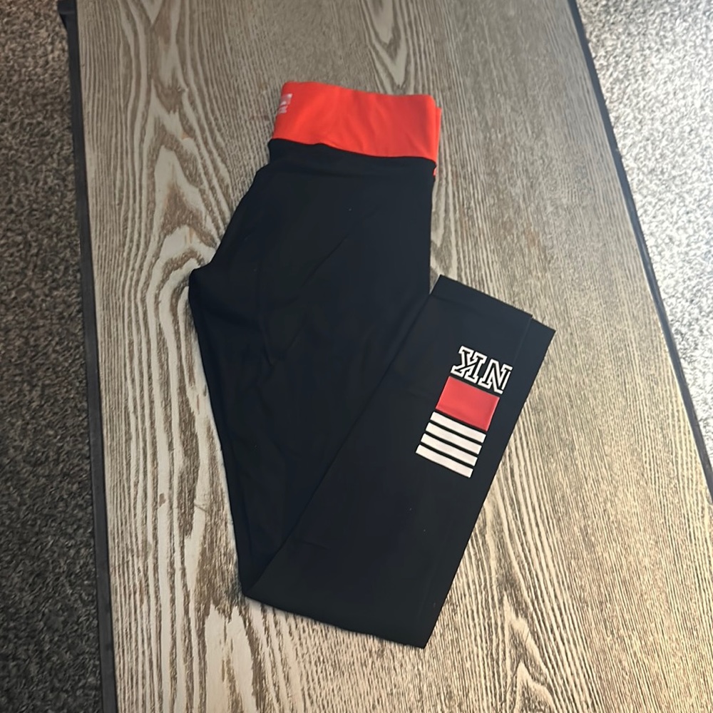 Victoria’s Secret Pink Ultimate Yoga pants small